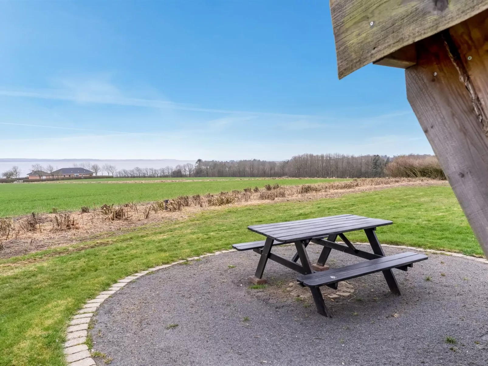 "Åsta" - 400m to the fjord-Outside