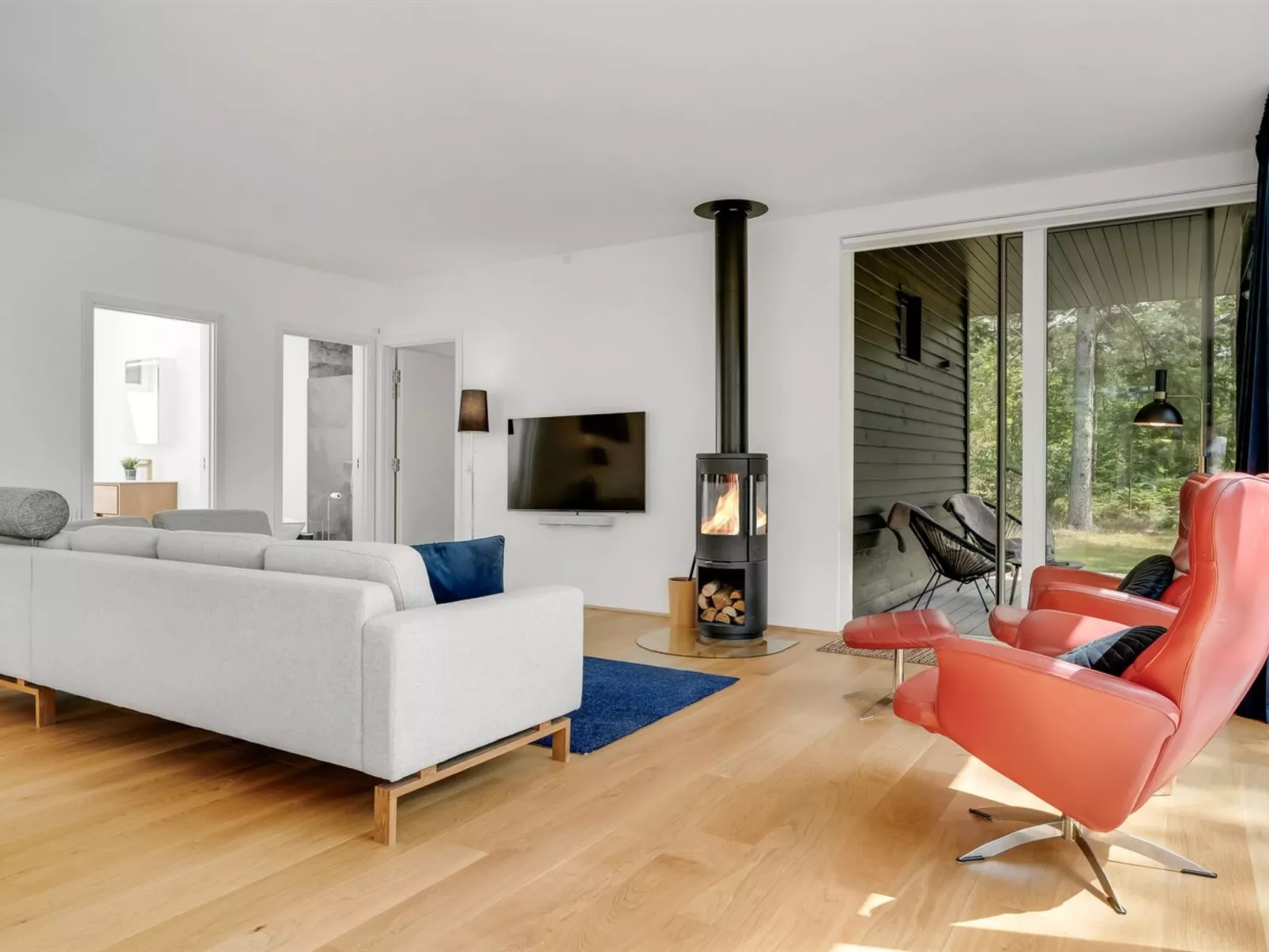 "Jonas" -  from the sea-Dedans