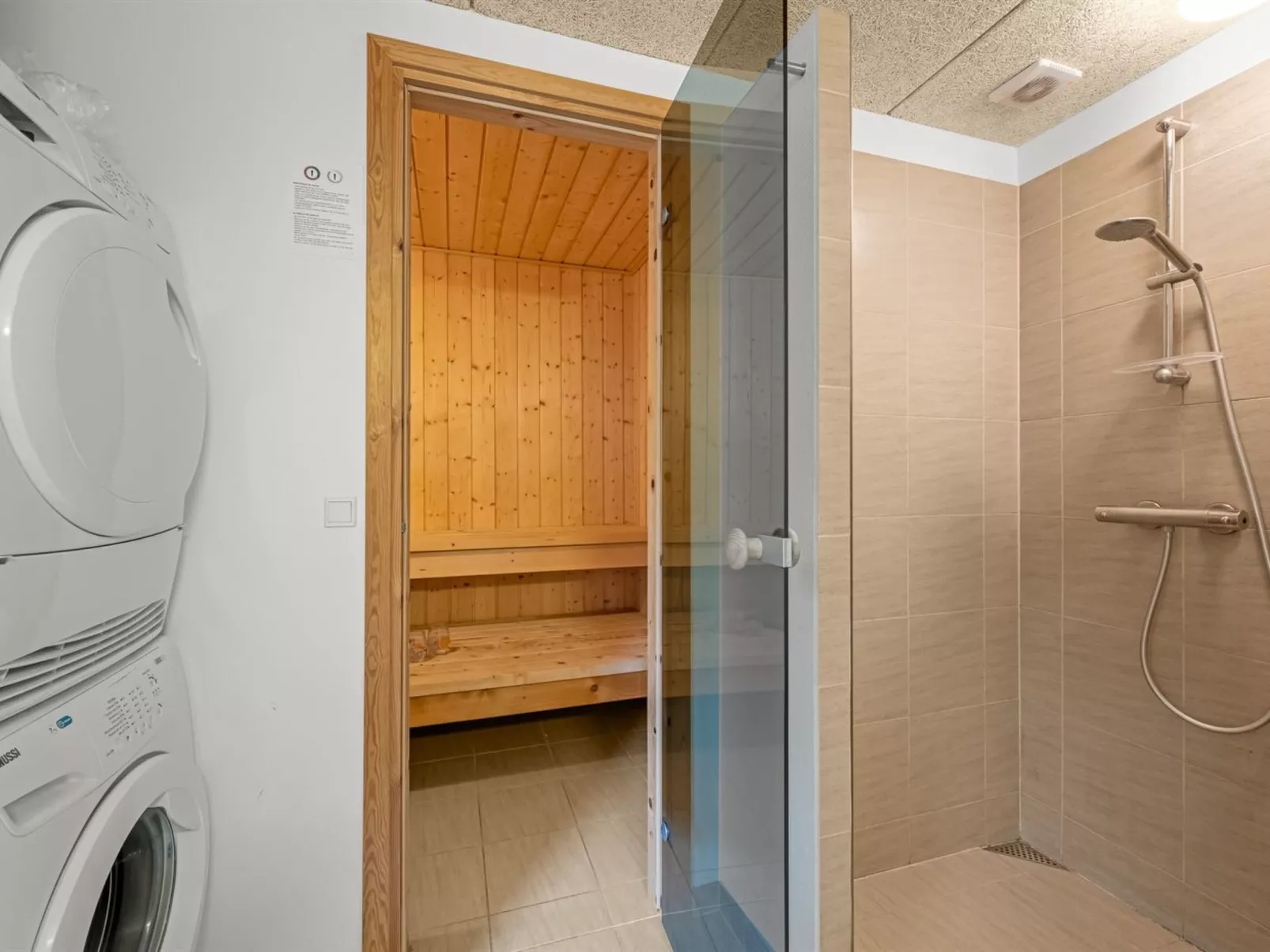 "Gerret" - 200m to the fjord-Dedans