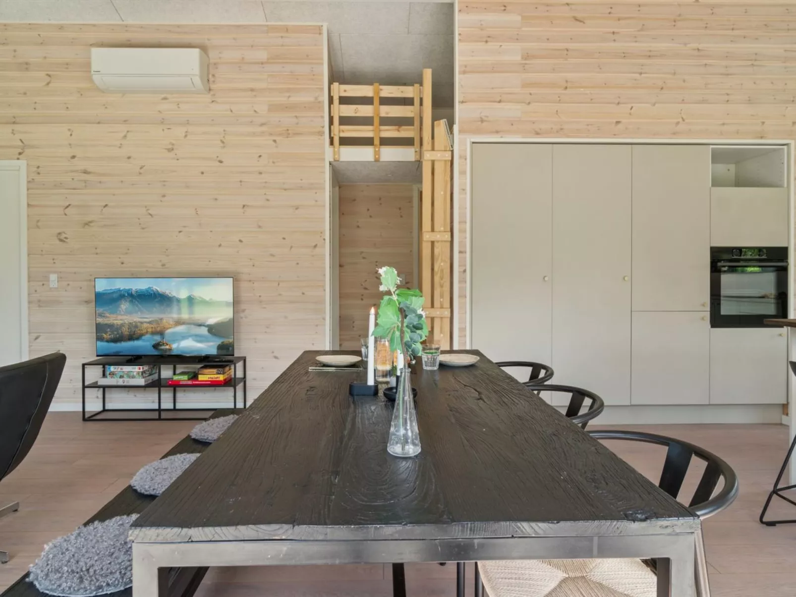 "Herulf" - 450m from the sea-Inside