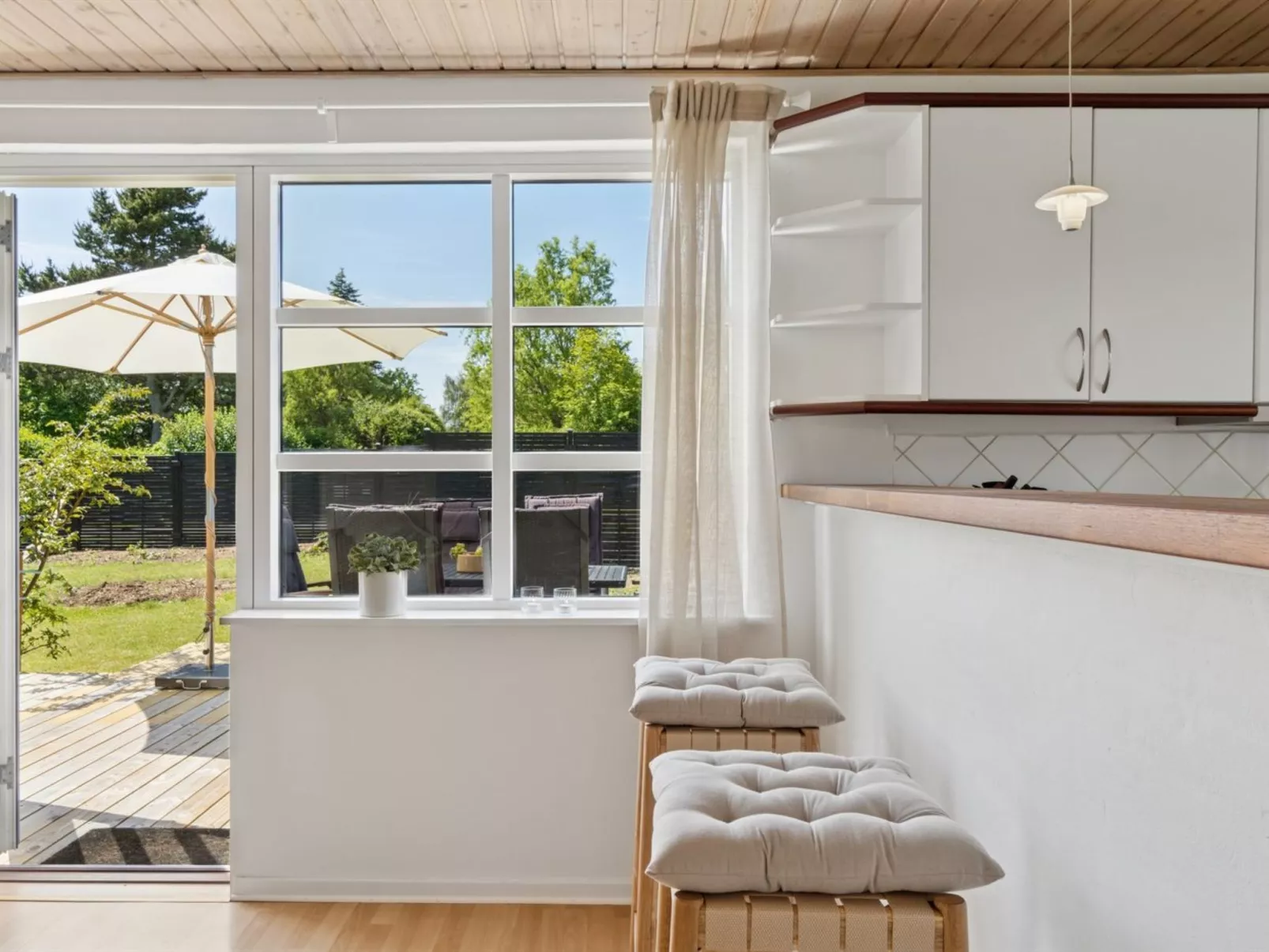 "Annabeth" - 850m from the sea-Inside