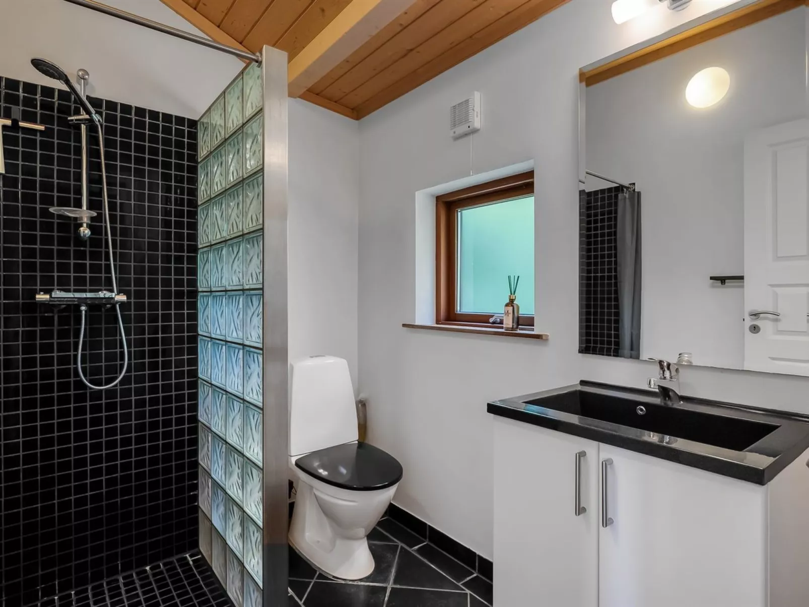 "Rosaline" - 500m from the sea-Drinnen