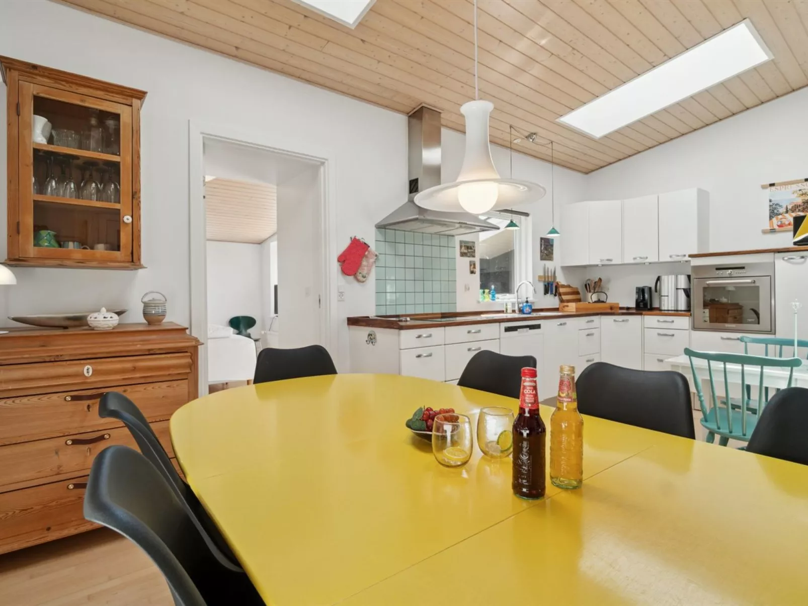 "Dreng" - 250m from the sea-Drinnen