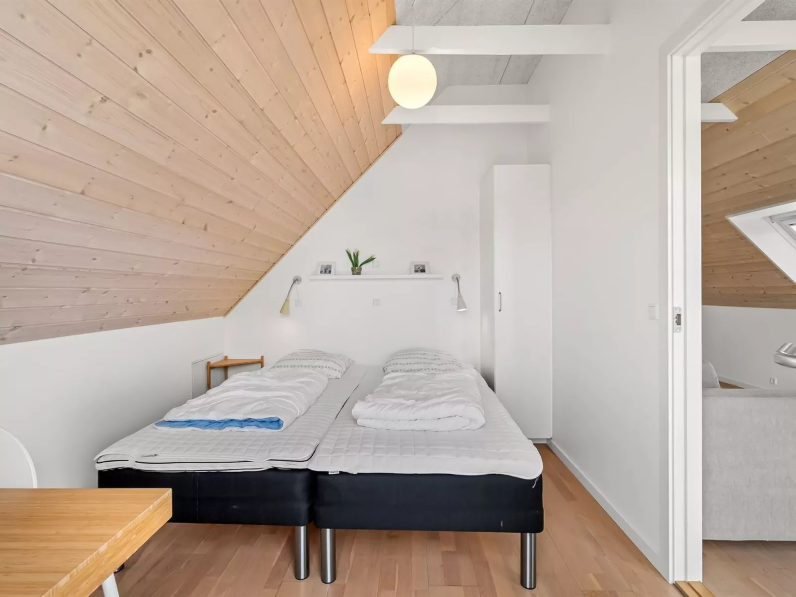 "Hekla" - 150m from the sea-Inside