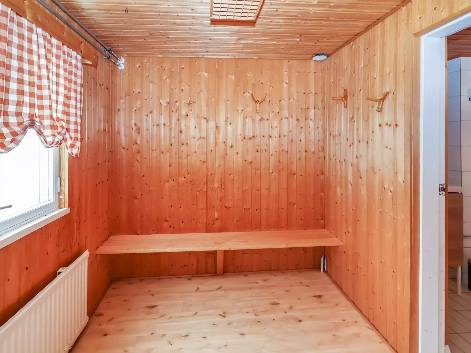 Kalamiehenkatu 6-Drinnen