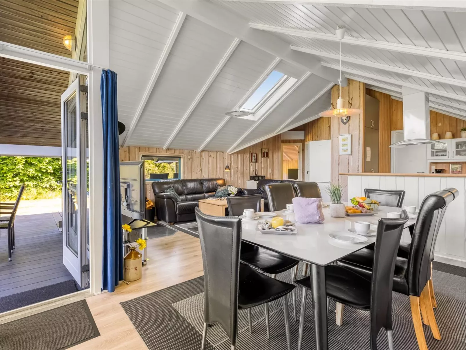 "Kai" - 400m from the sea-Drinnen