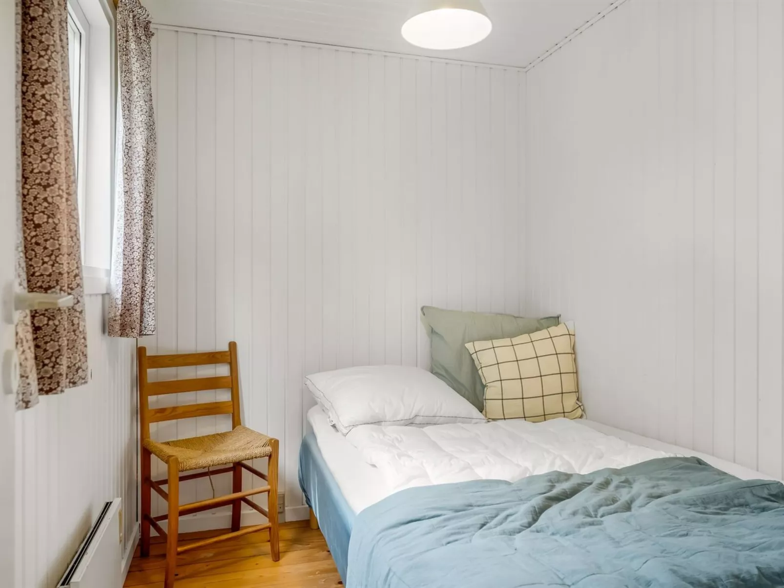 "Ivar" -  from the sea-Drinnen