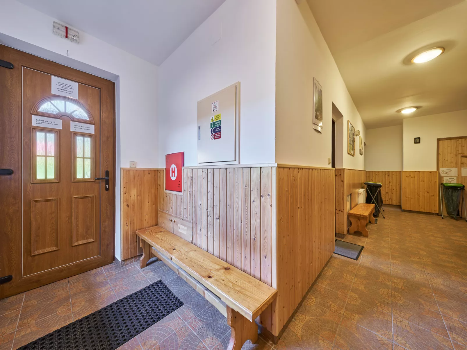 U Švýcarského dvora I-Dedans