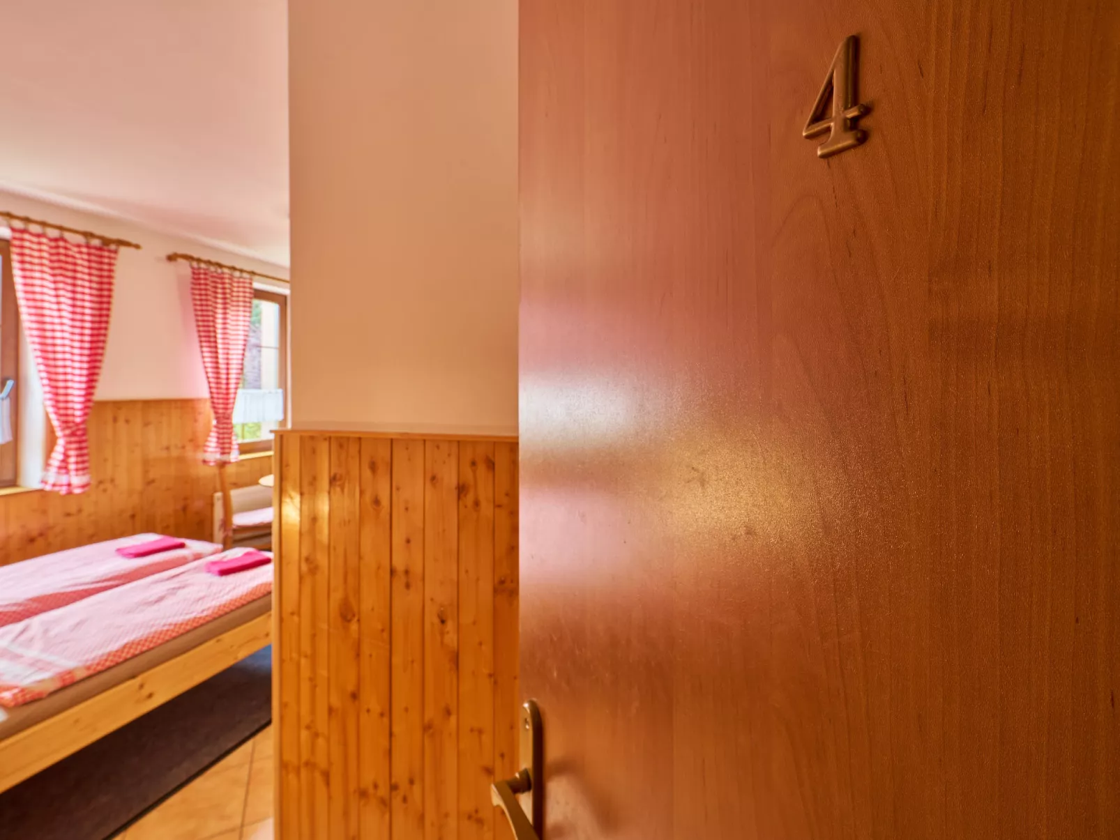 U Švýcarského dvora IV-Drinnen