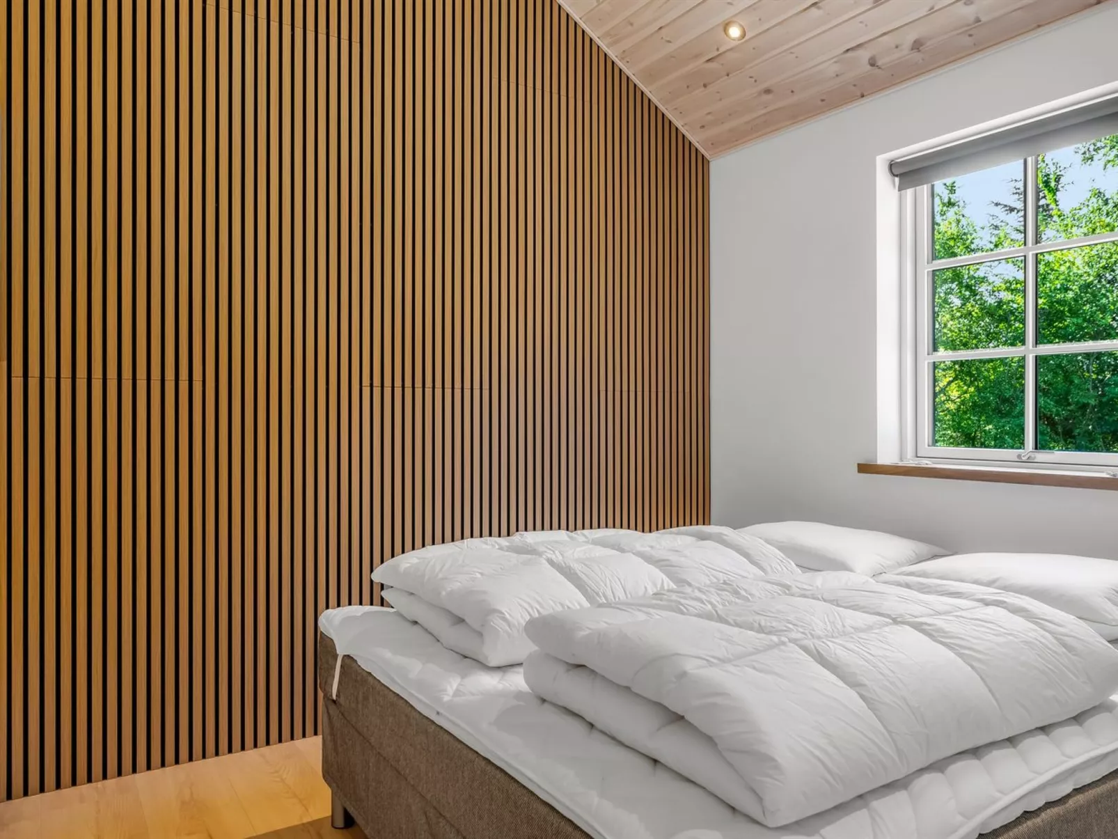 "Osa" -  from the sea-Drinnen