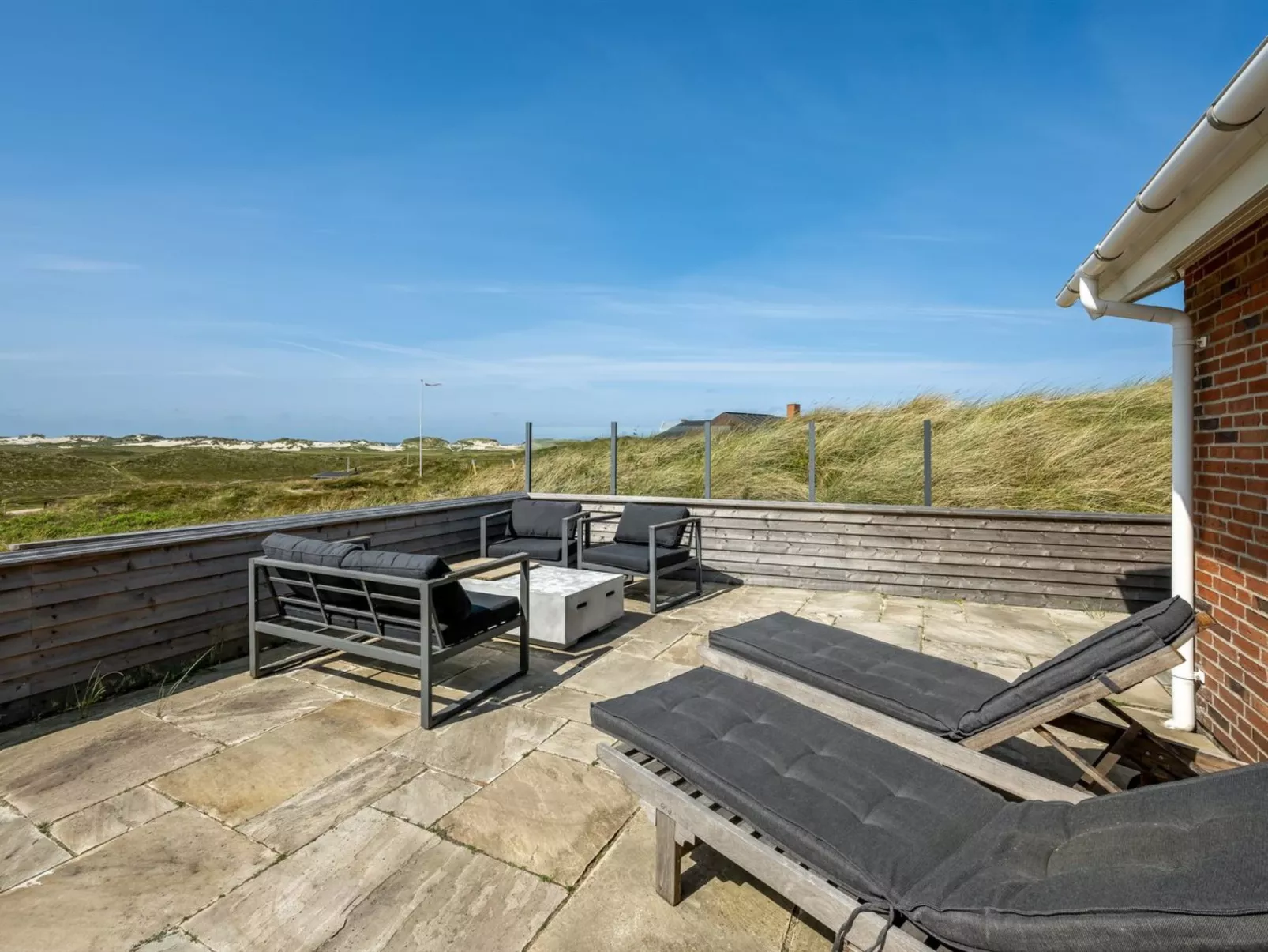 "Ema" - 500m from the sea-Draußen