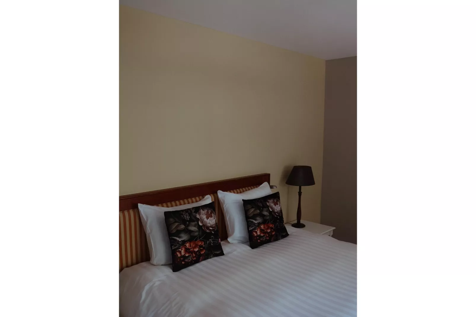 Luxe appartement Nous - Begane grond-Schlafzimmer