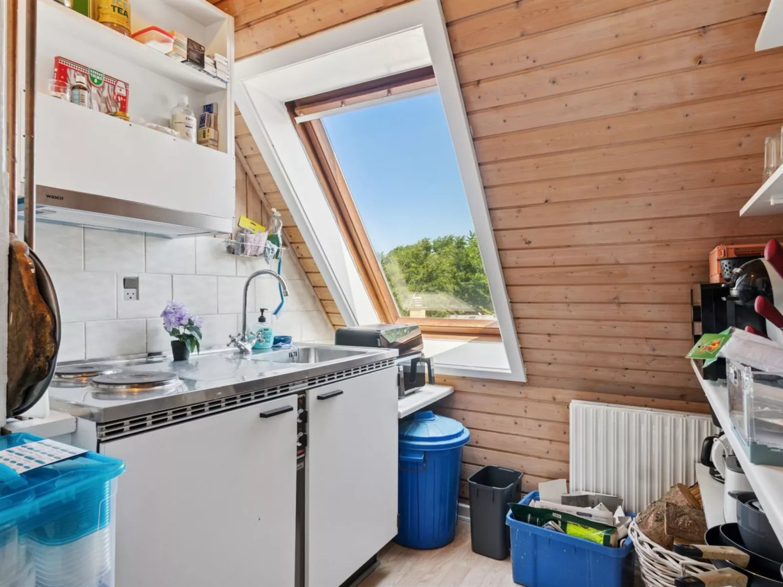 "Lacey" - 4km from the sea-Inside