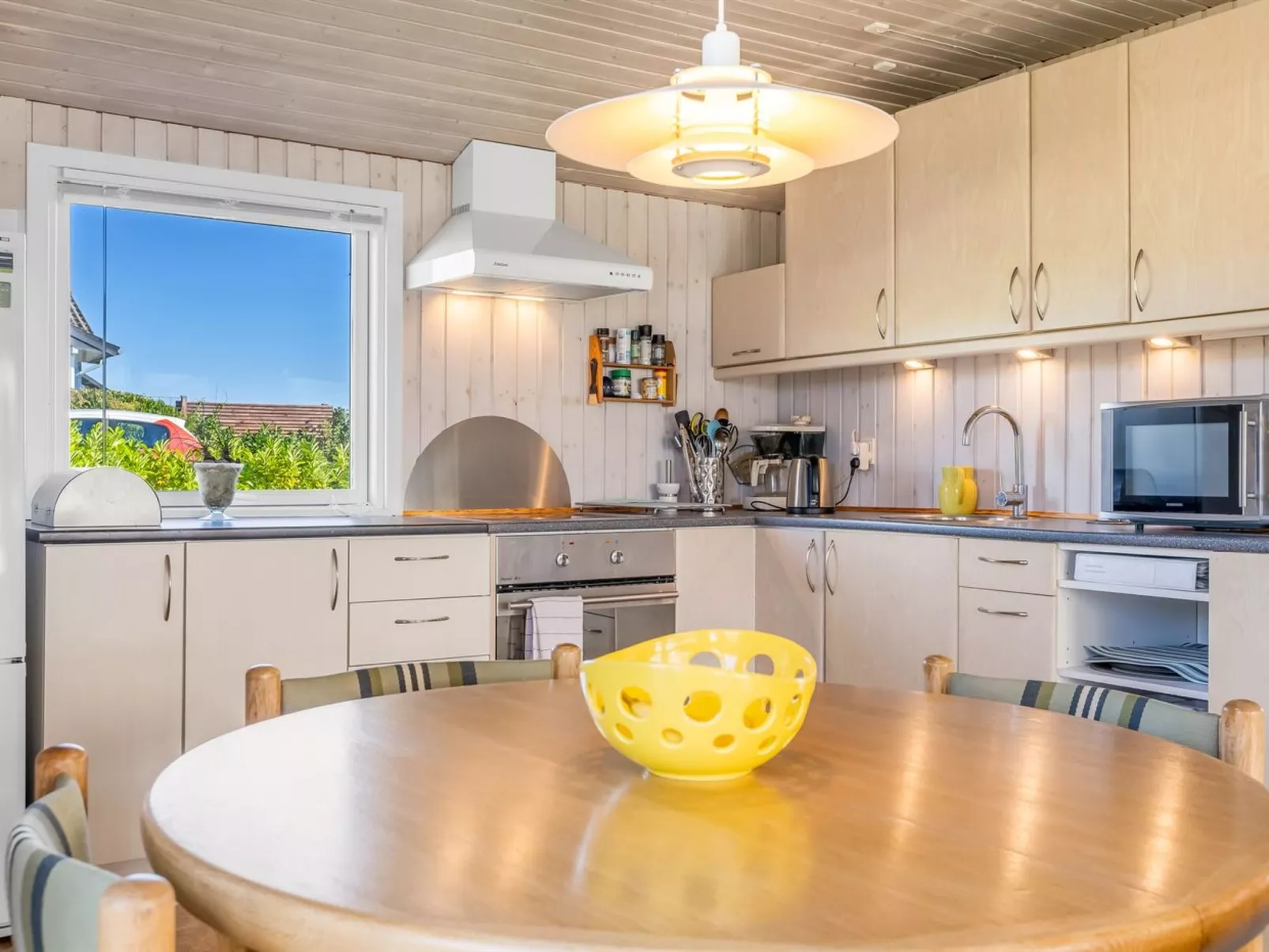 "Raymond" - 175m from the sea-Drinnen