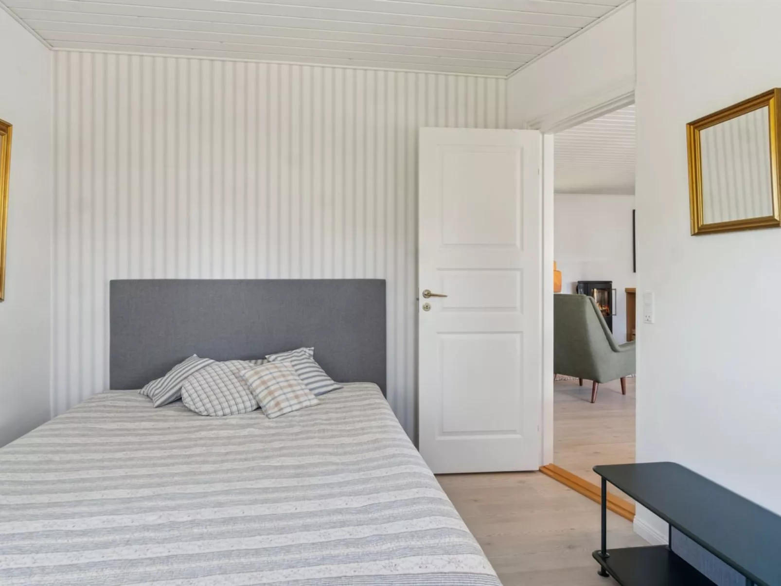 "Botwith" - 125m from the sea-Dedans