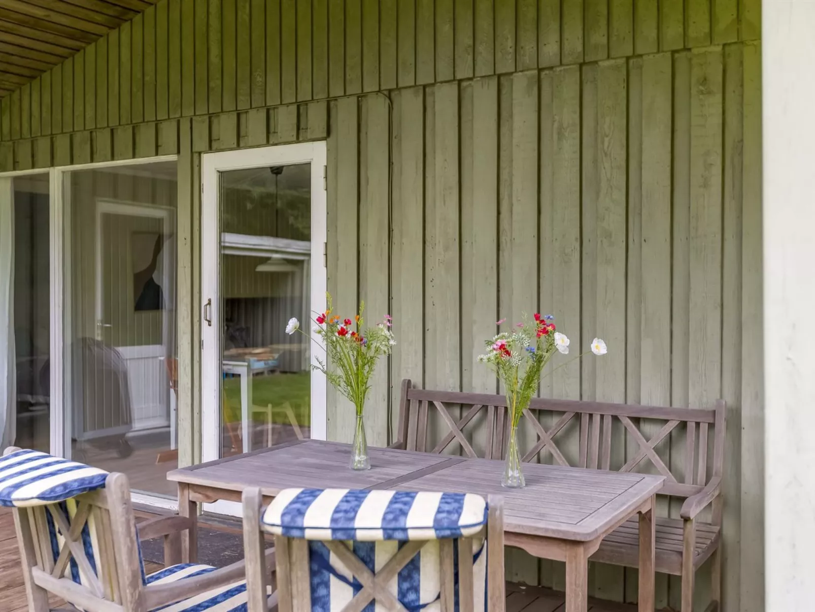 "Göran" - 30km from the sea-Dehors