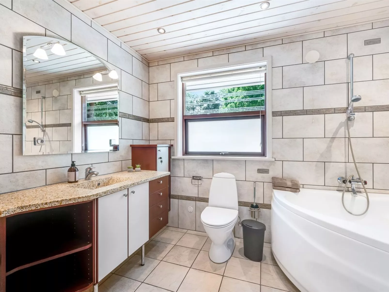 "Lillebror" - 12km from the sea-Drinnen