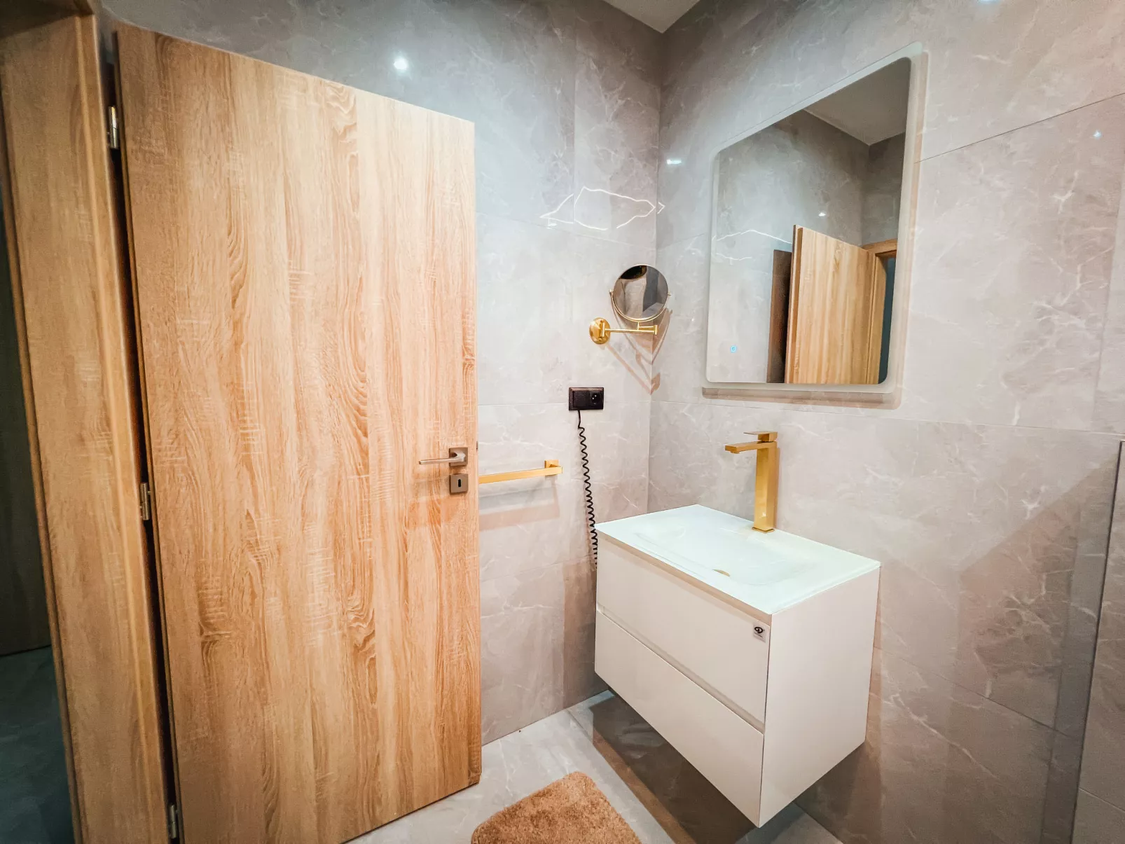 Party & Friends Villa-Drinnen