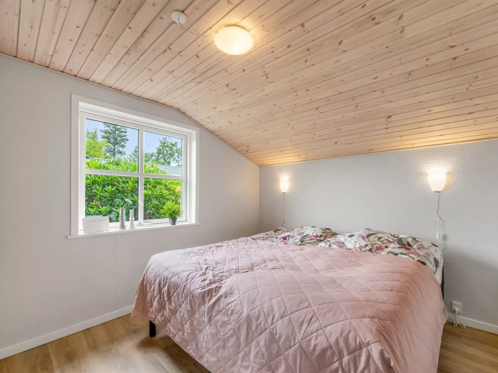 "Roland" - 200m to the fjord-Dedans