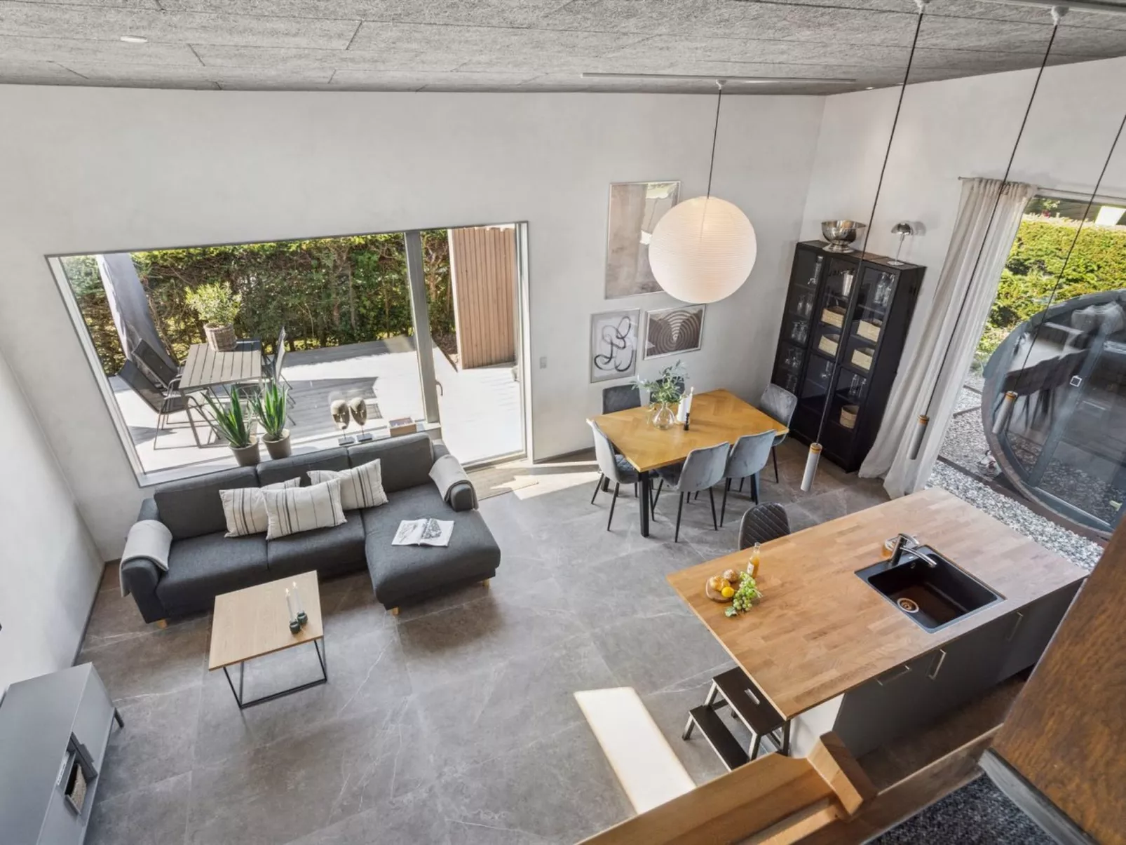 "Elvie" - 150m from the sea-Dedans