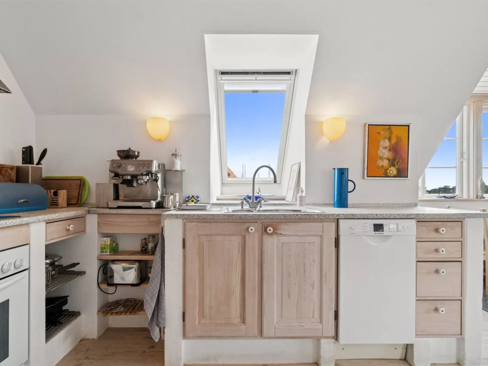 "Habbo" - 300m from the sea-Dedans