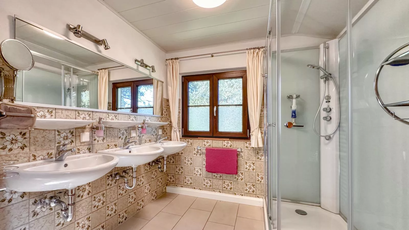 Rehberg Hütte-Bathroom