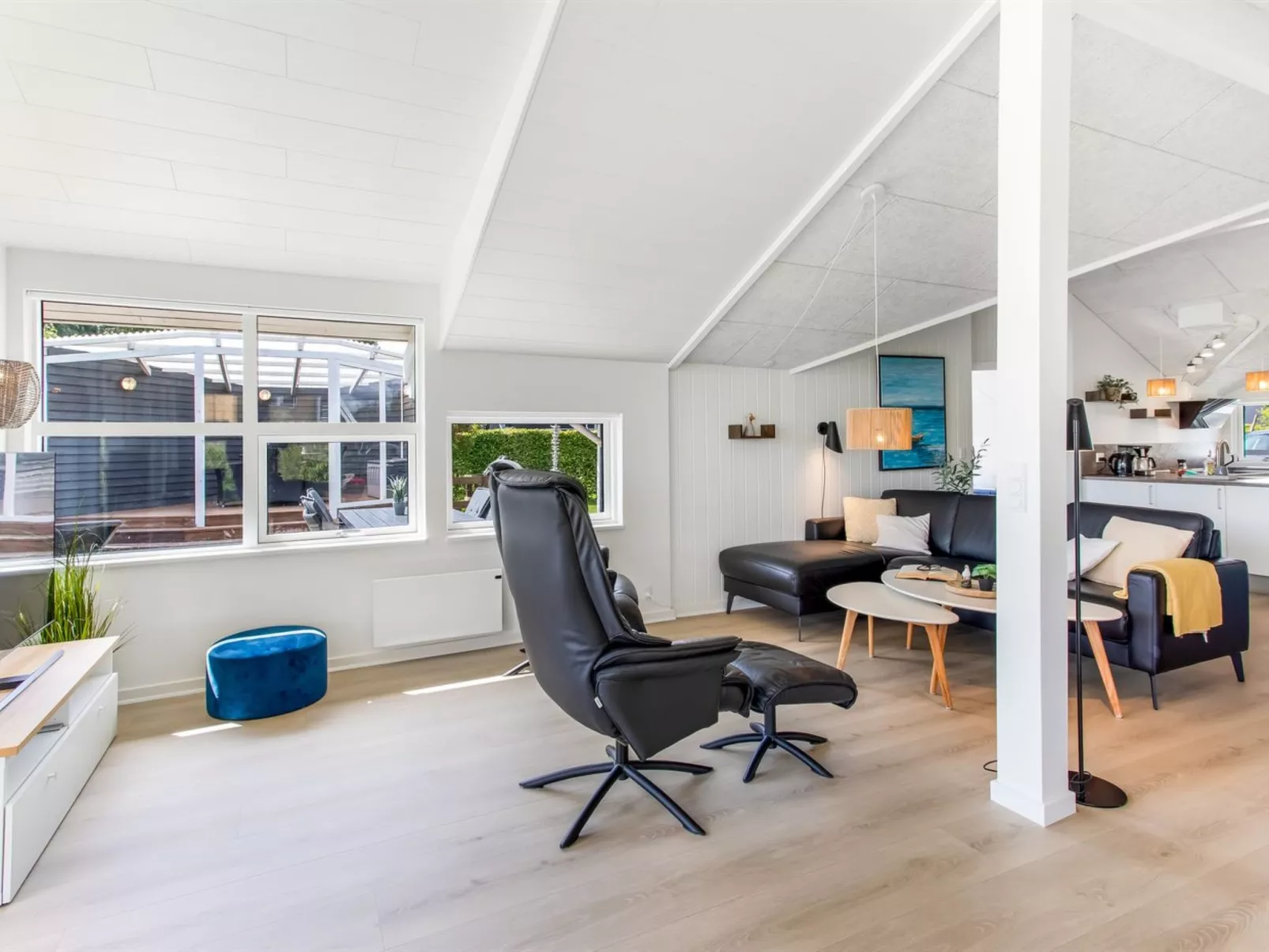 "Eisa" - 75m from the sea-Inside