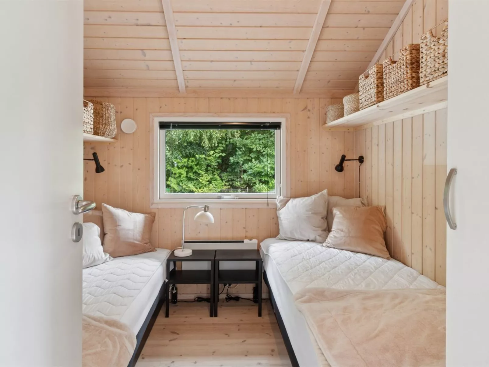 "Emelita" - 175m from the sea-Inside