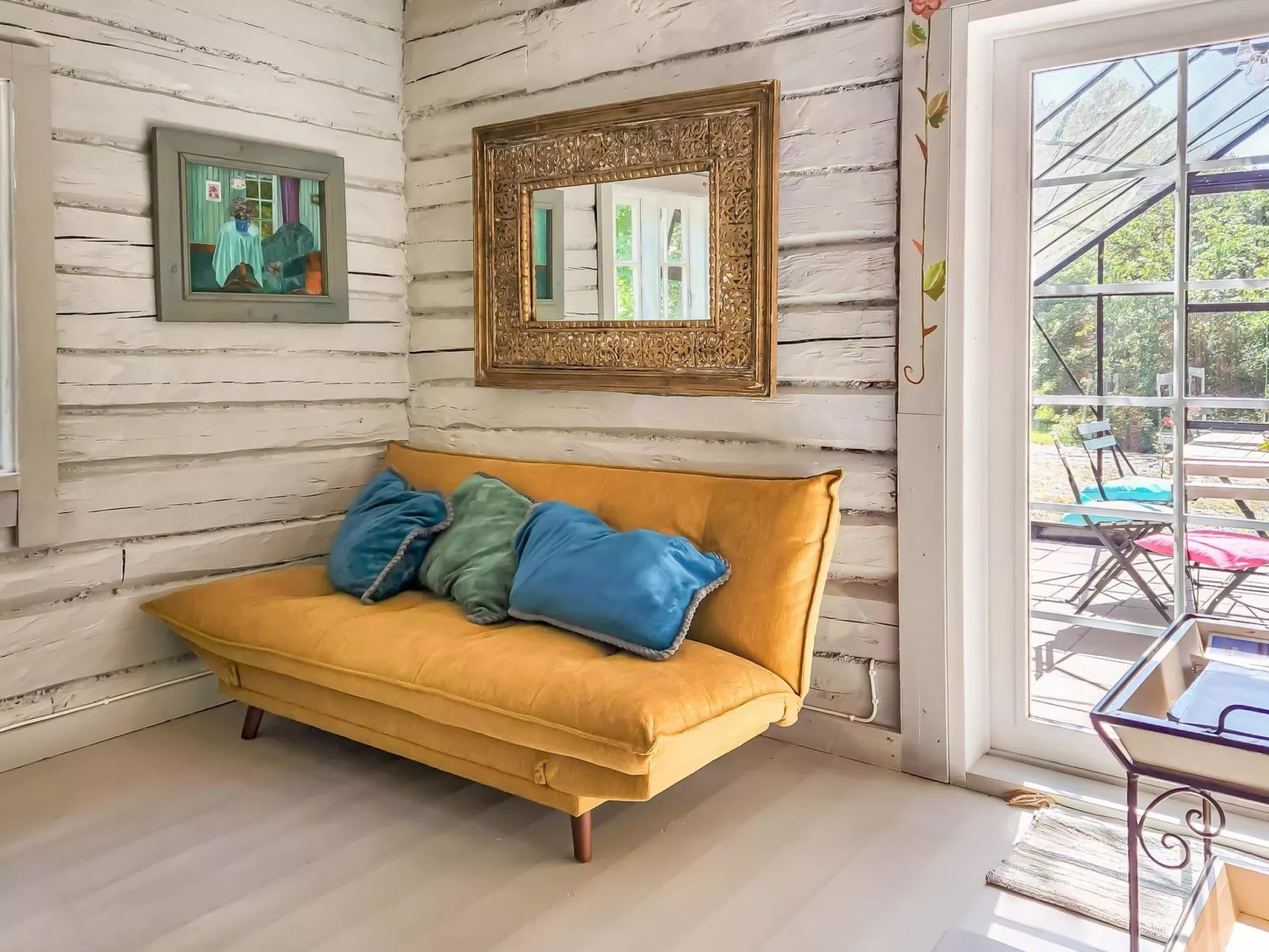 Den lilla röda stugan-Drinnen