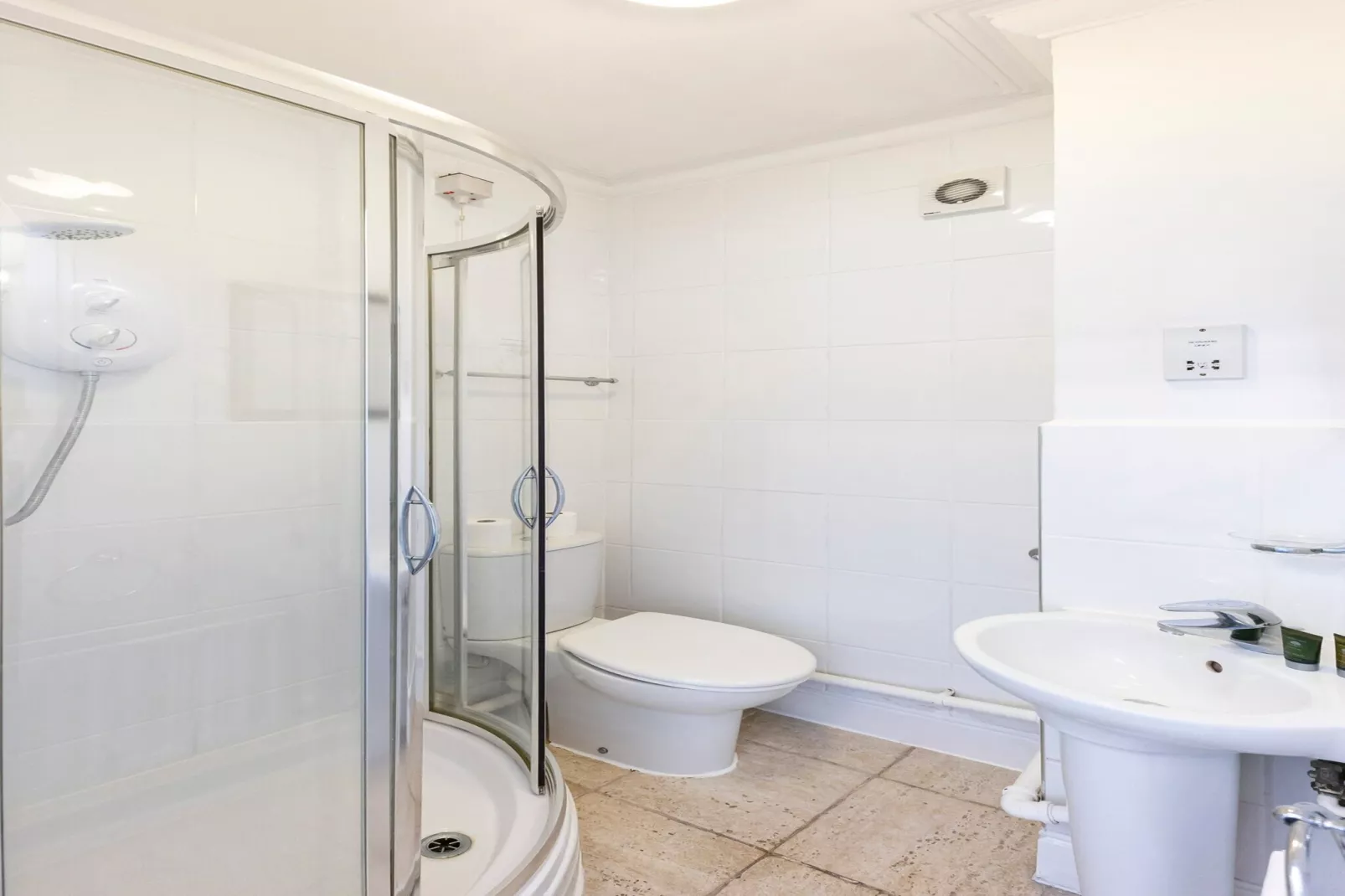 EN_DBY009_Standard Single Room - Shared-Salle de bain