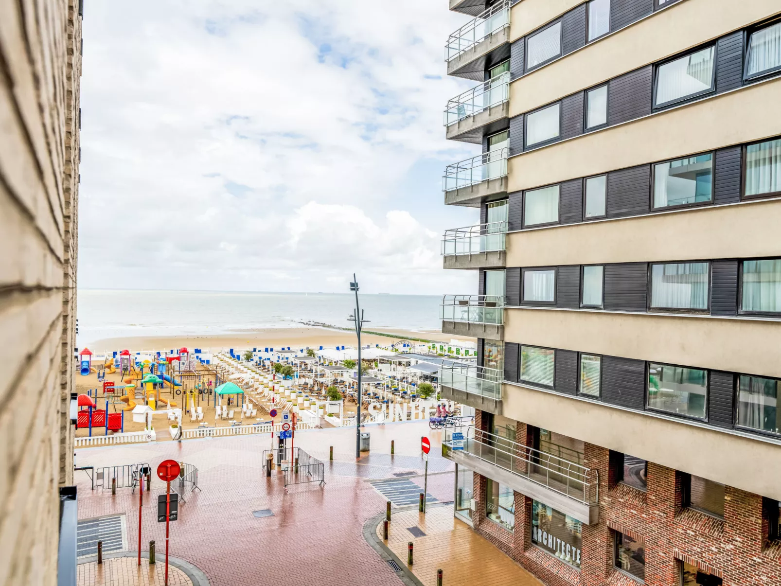 C-Dream I with lateral seaview-Draußen