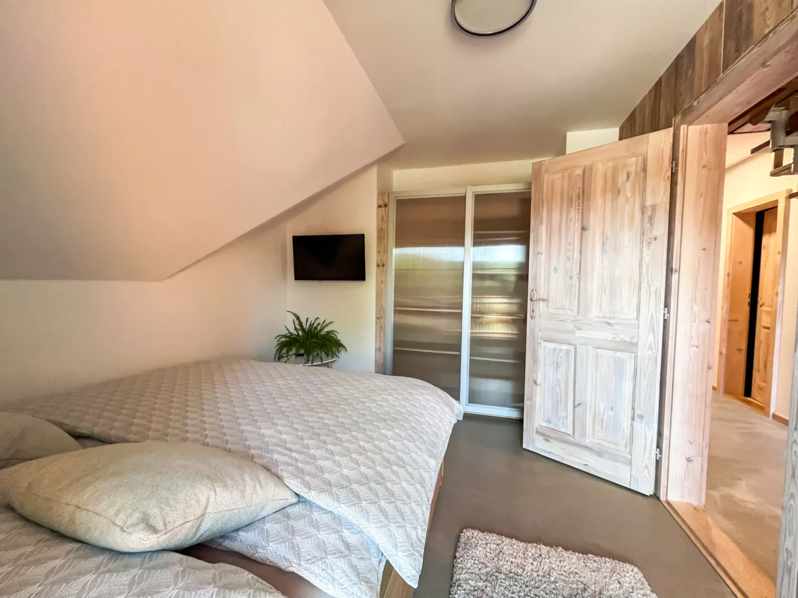 Sachrův Kopec-Dedans