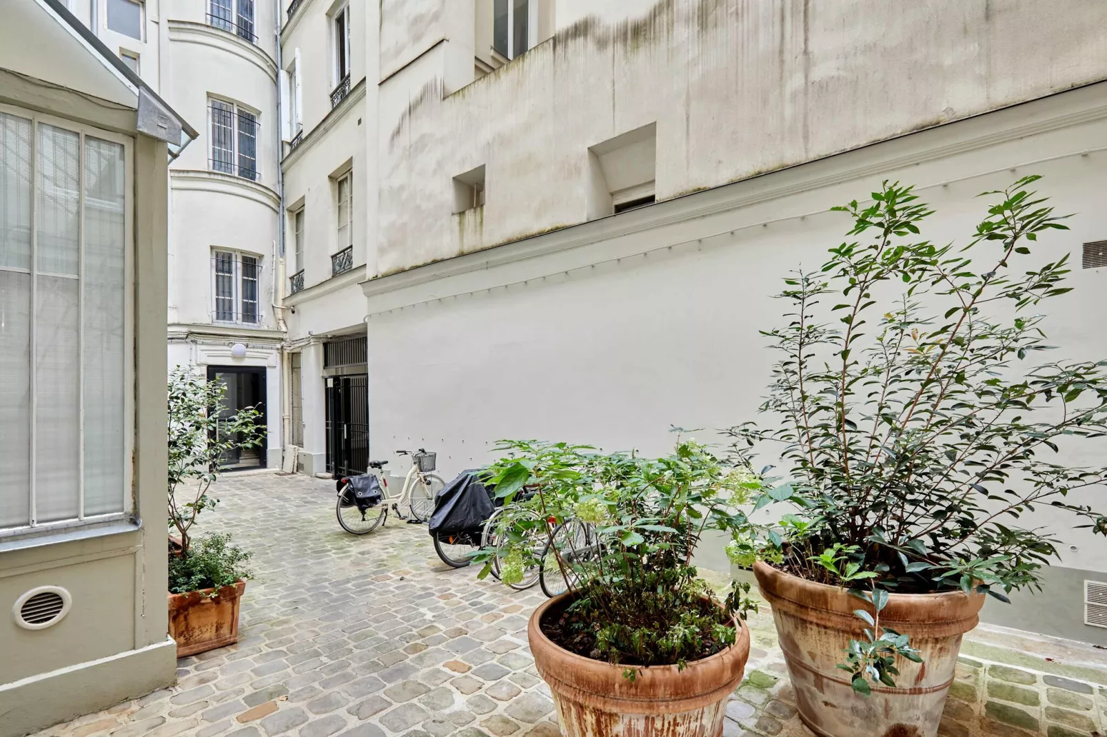 ROUSSEAU-Nicht zugeordnet