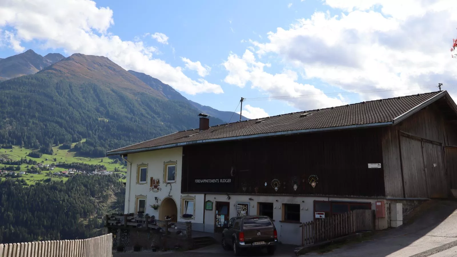 Gmarerhof-Exterior in summer