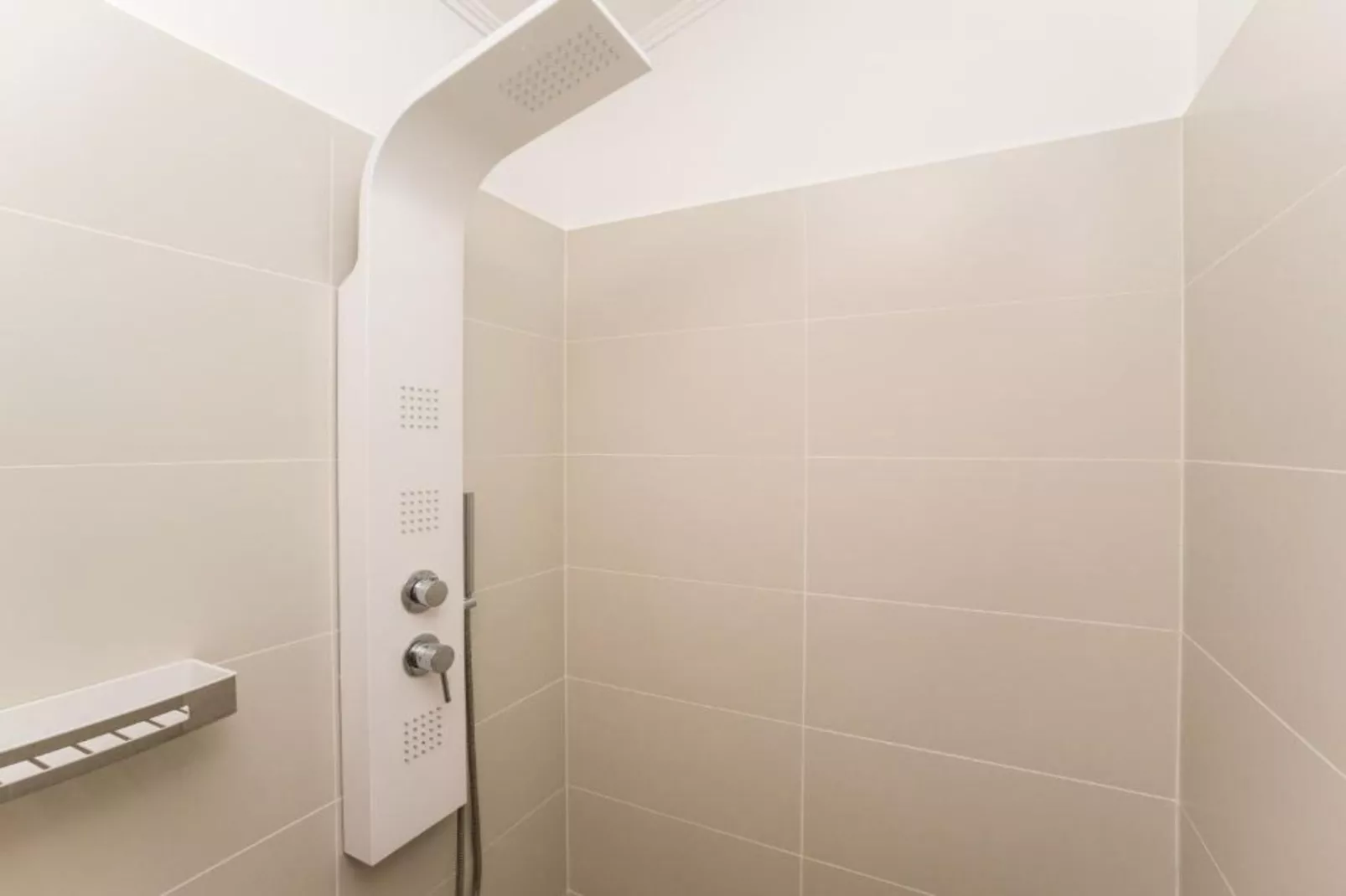 Two Bedroom Apartment With Private Pool-Salle de bain