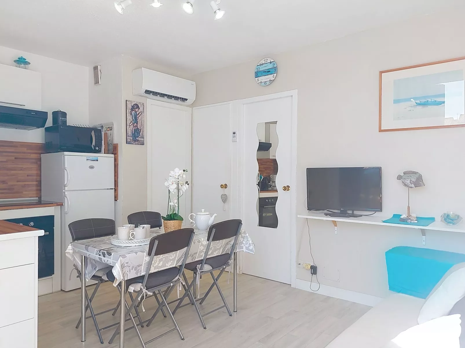 Les Supers Marines-Drinnen