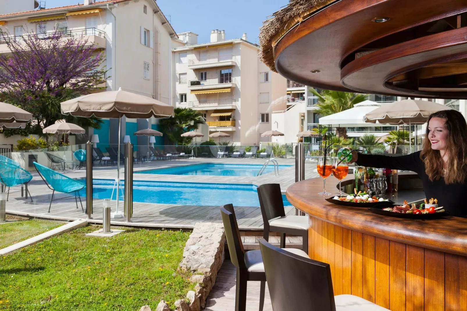 NEHÔ SUITES CANNES CROISETTE - Superior suite with terrace-équipements