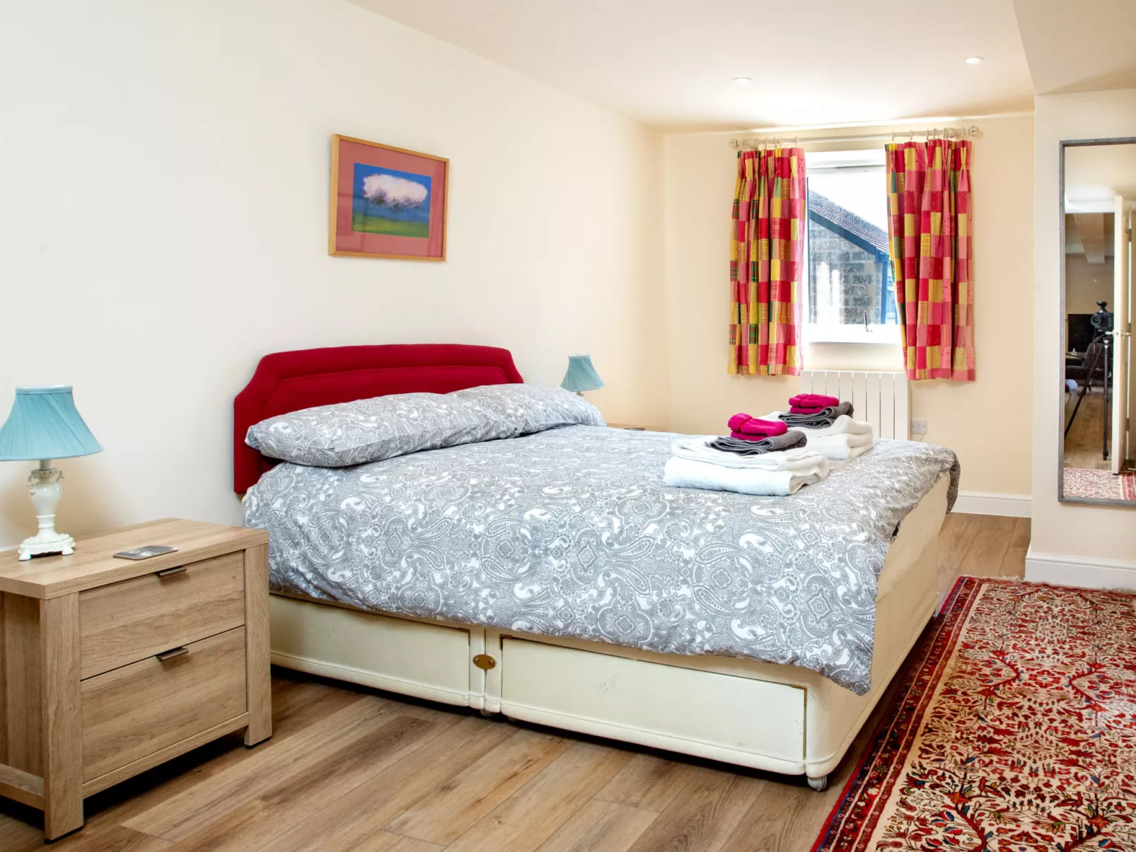 Number Seven-Drinnen