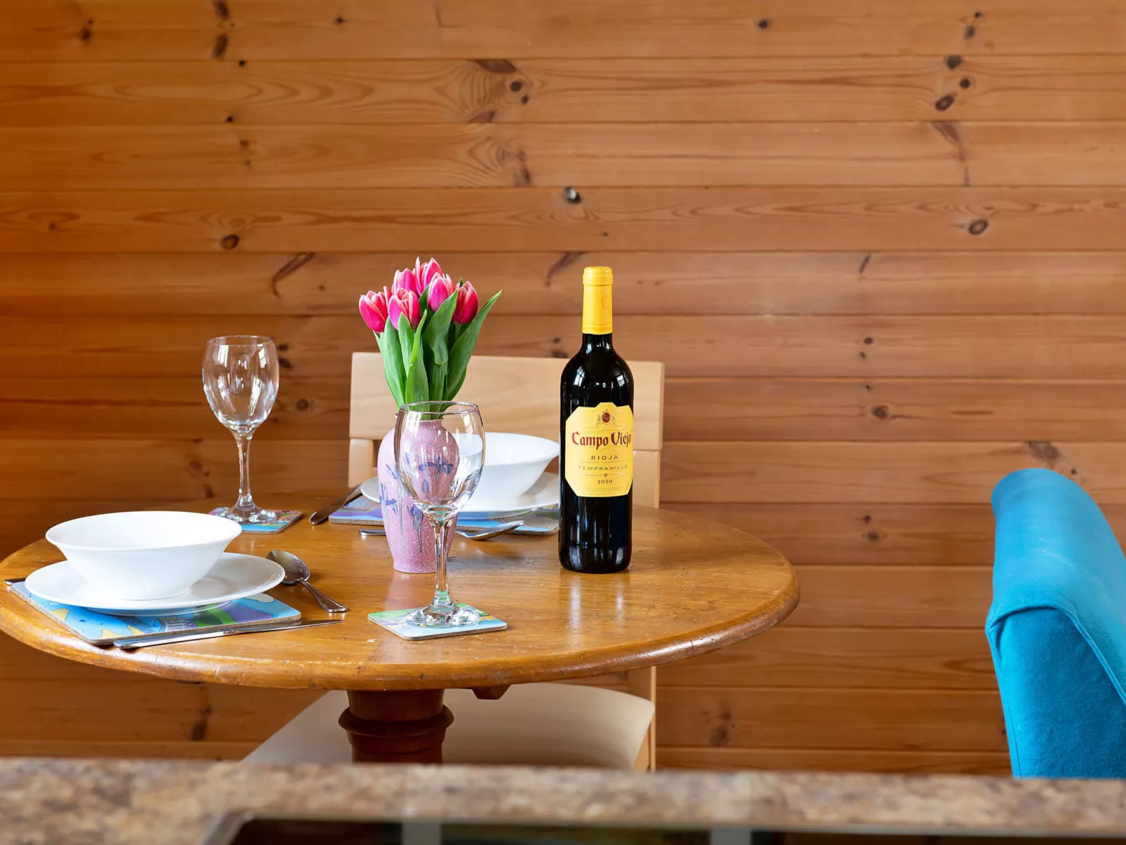 Toll Bridge Cottage-Dedans