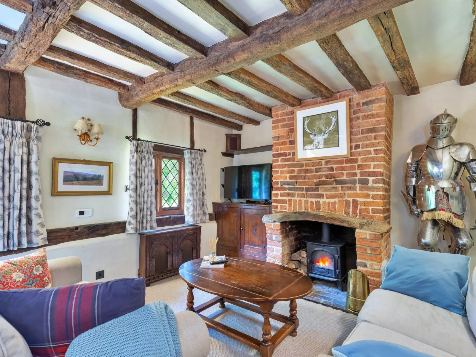 Sandhill Cottage with Hot Tub-Inside