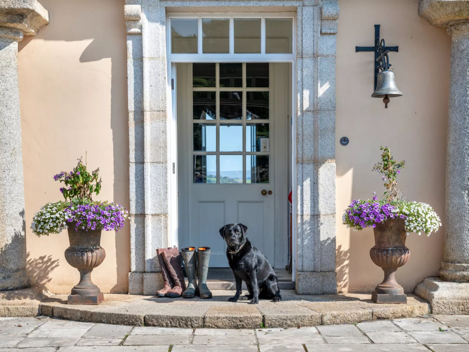 Historic Castle on River Tamar-Draußen
