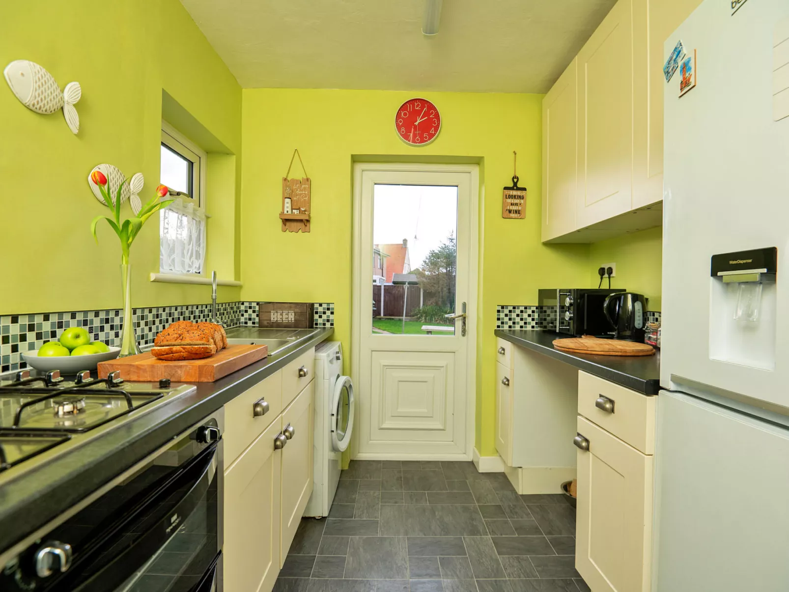 Llys Llewellyn-Dedans