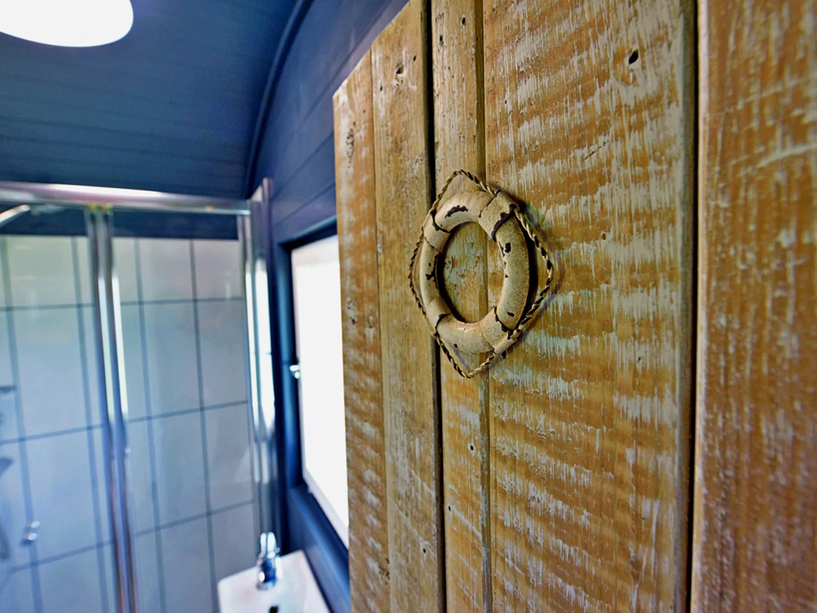 'Susanna' Poachers Hut-Dedans