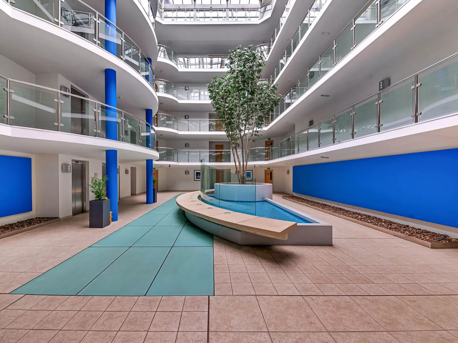 The Penthouse at 611 Westgate-Dedans