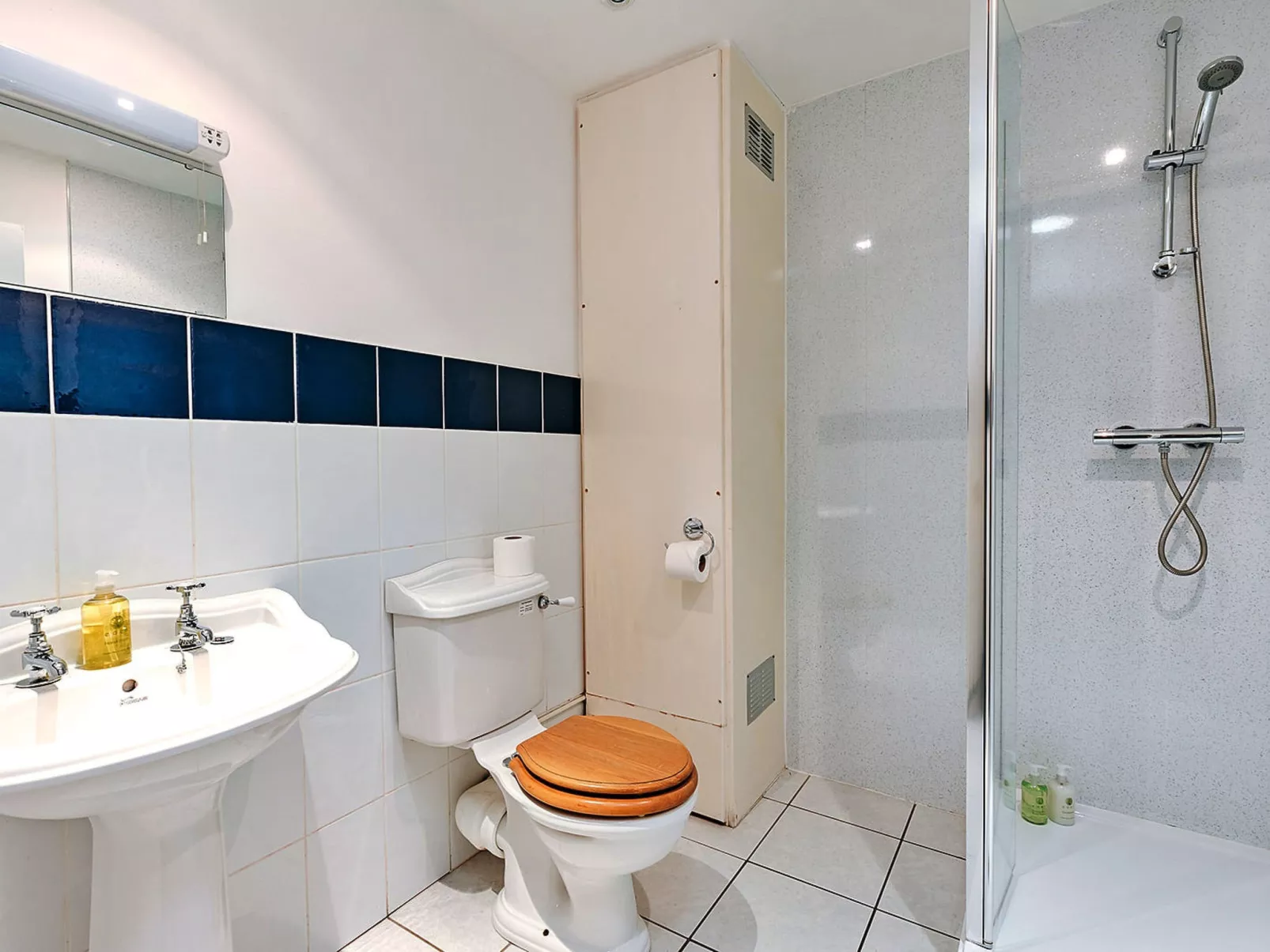 Netley Hall - Rose-Inside