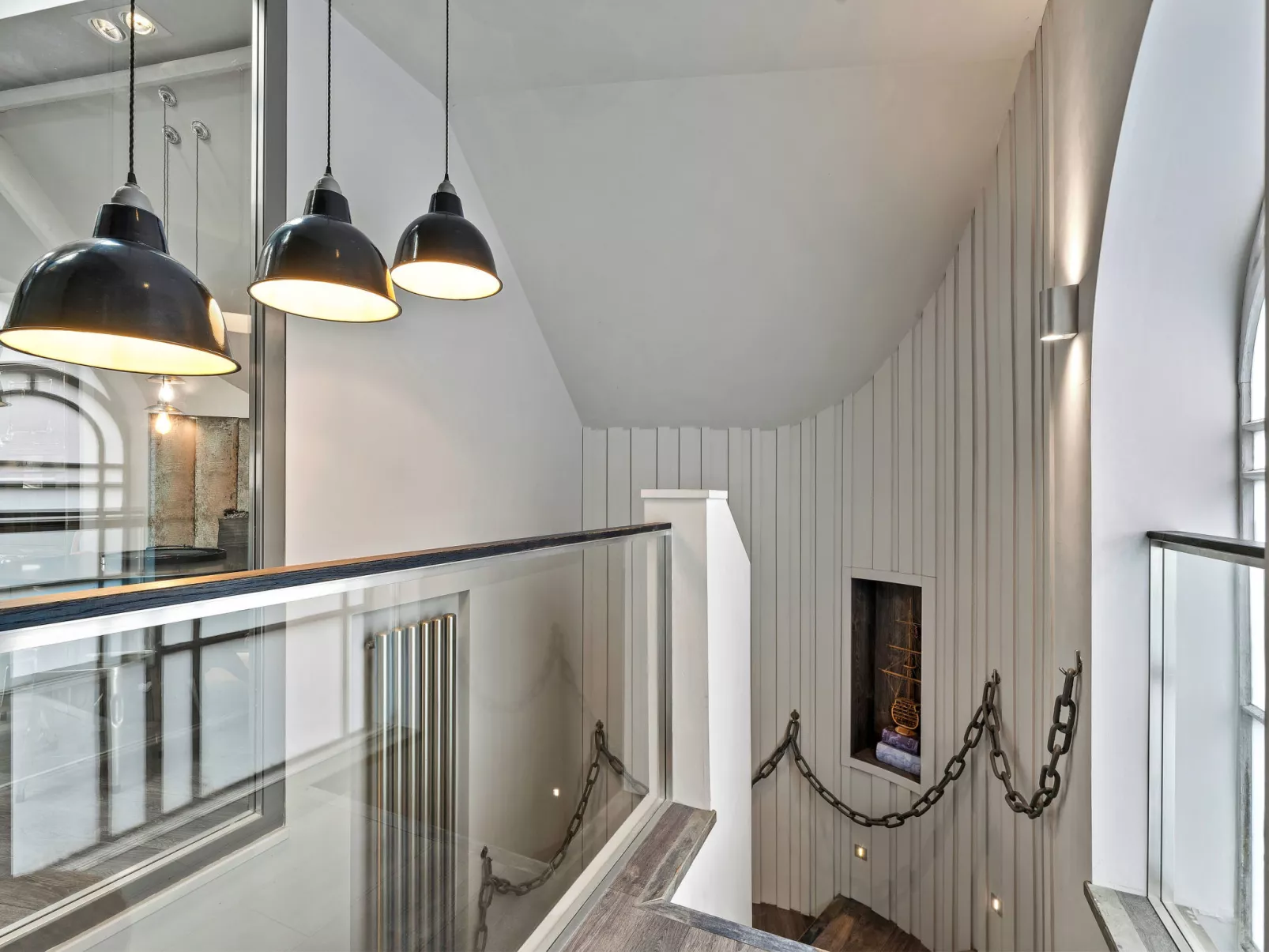 The Old Library-Drinnen