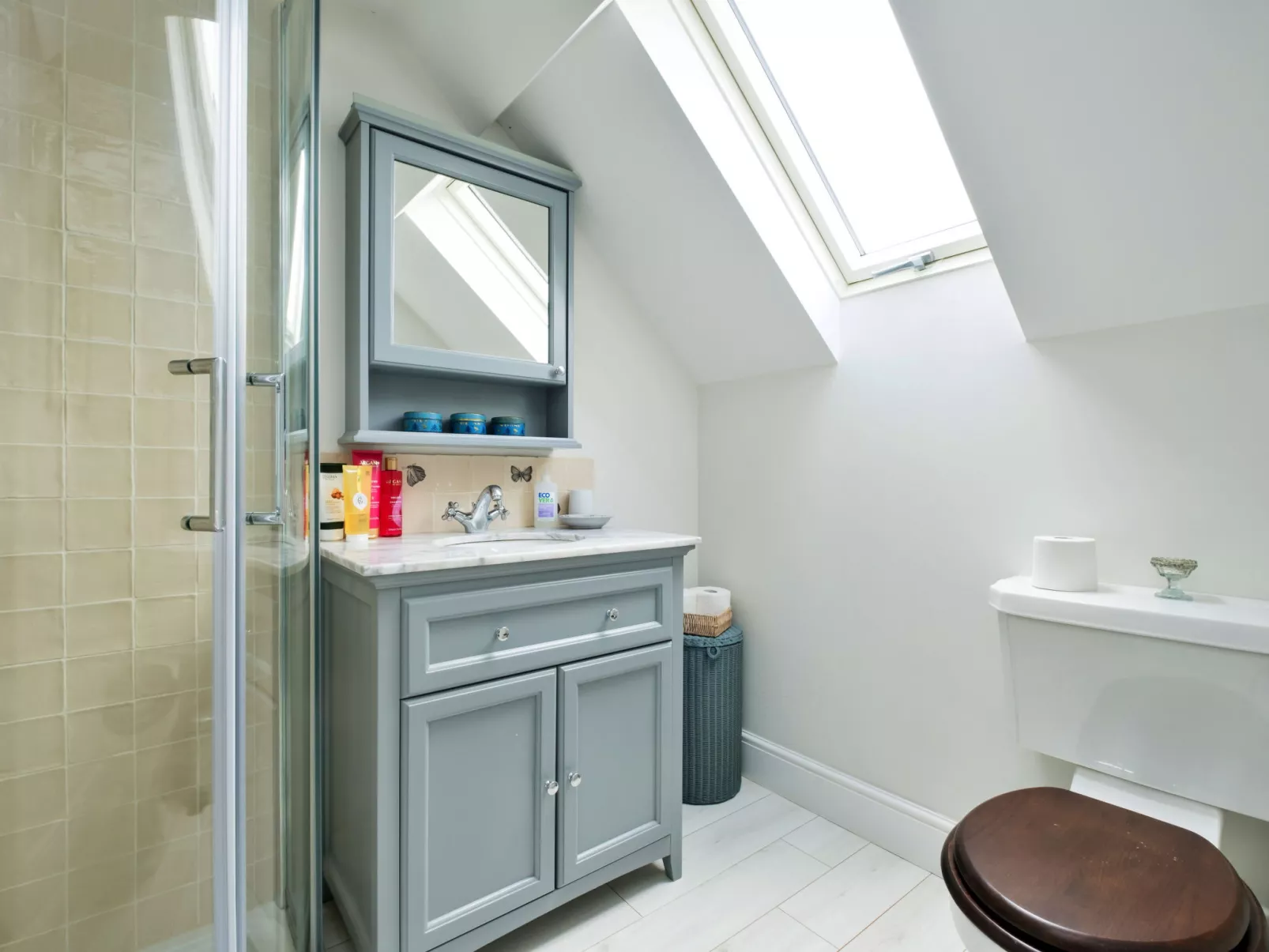 Coach House Wellbeing Retreat-Dedans