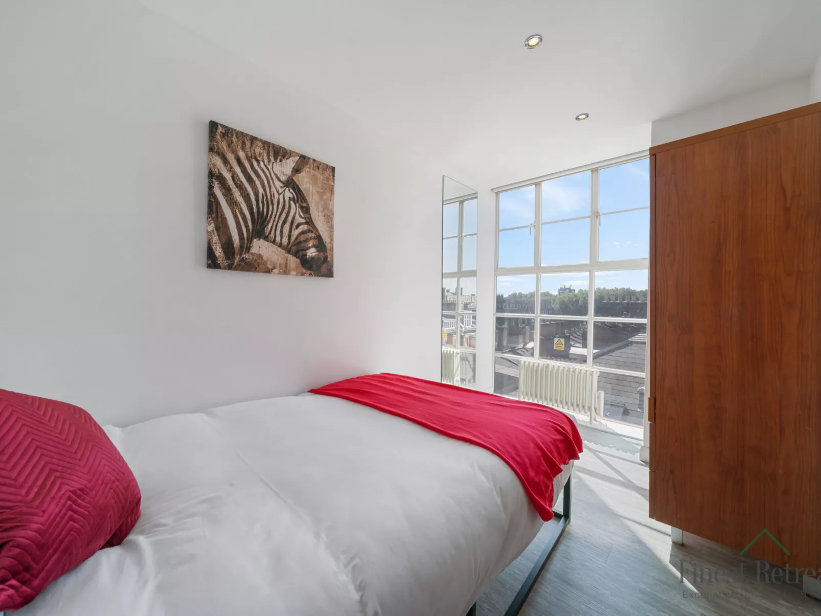 Roland House - Two Bedroom-Drinnen