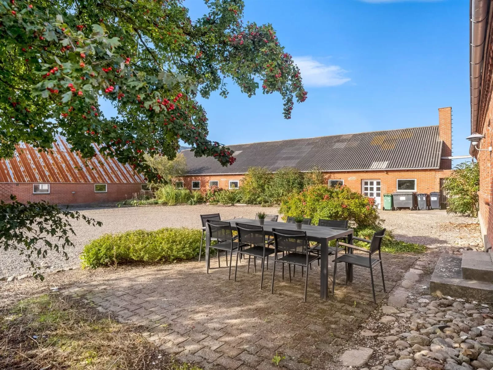 "Nette" - 2km to the fjord-Draußen