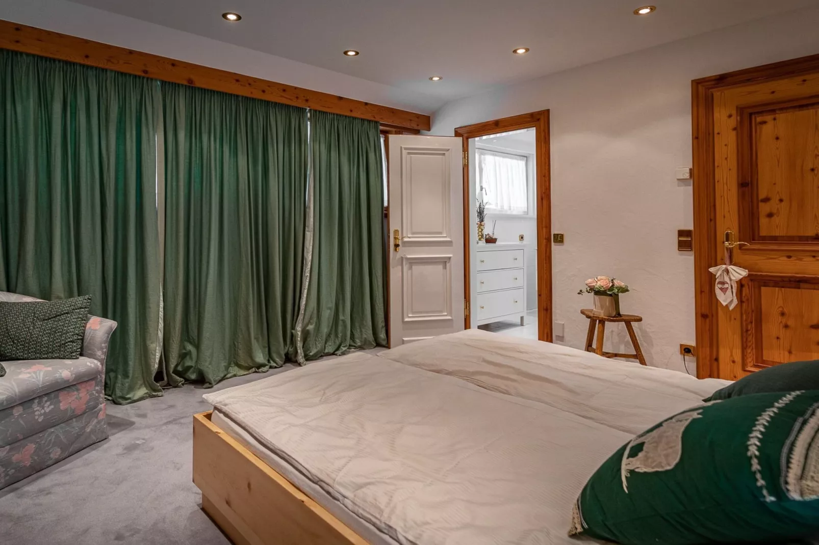 Bad Kleinkirchheim Lush and Spacious Villa with Indoor Pool and Wellness - Seven Bedroom Villa-Bedroom